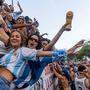 Argentinien zwischen Freudentaumel und freiem Fall 