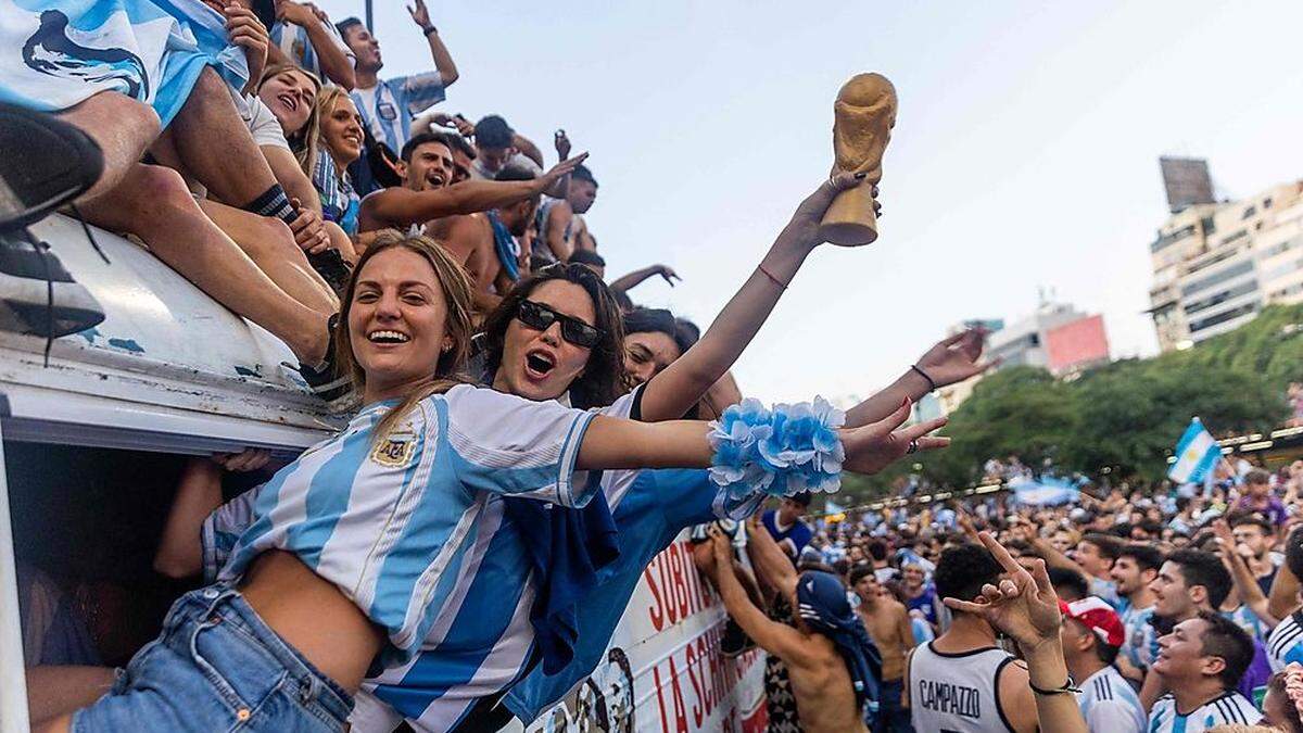 Argentinien zwischen Freudentaumel und freiem Fall 