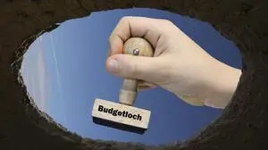 Nicht nur abstempeln: Ein Budgetloch verschwindet nicht von selbst