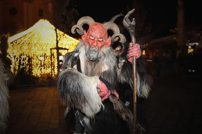 Die Freiwillige Feuerwehr Gleisdorf und der örtliche Perchtenverein Diablo Amentes um Philipp Timet luden zum großen Perchtenlauf. 