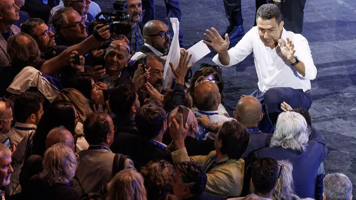Roberto Vannacci während einer Versammlung der Futuro Nazionale