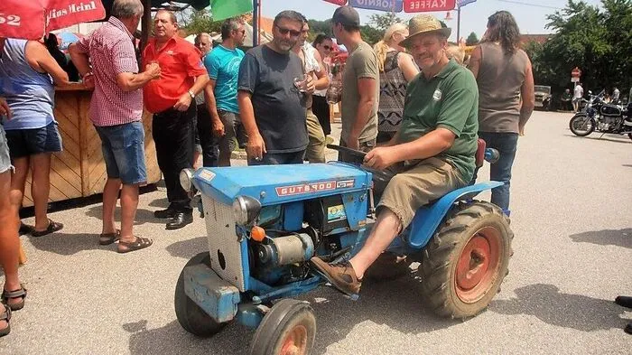 Traktoren in allen Größen gab es in Markt Hartmannsdorf zu sehen