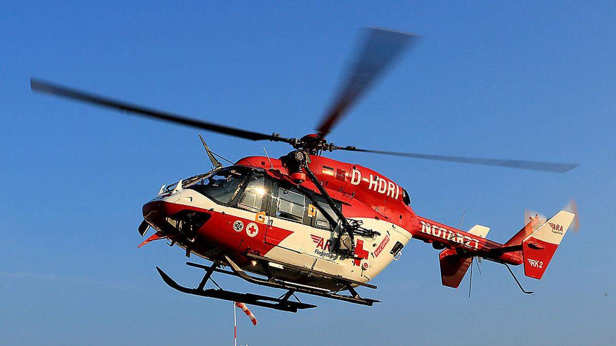 Der Rettungshubschrauber RK 1 flog die 22-Jährige ins LKH Villach