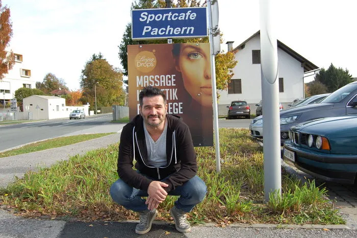 Arno Paier, Unternehmer: „Ich bin zufrieden, weil die Gemeinde alles bietet. Es wurden Schulden gemacht, ja, aber es wurde auch etwas Tolles aufgebaut. Jetzt gibt‘s eine neue Philosophie, die ebenso etwas für sich hat. Die Situation ist für den neuen Bürgermeister sicher nicht leicht – aber richtig sparen muss man eigentlich von oben. Überregional.“