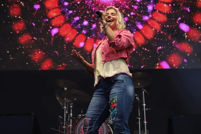 Beatrice Egli präsentierte im Murtal drei neue Songs: „Rock mis Härz“, „Le Li La“ und „Terra Australia“