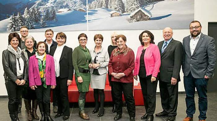 Ines Obex-Mischitz, Christian Eile, Susanne Koschier, Elisabeth Wappis, Wolfgang Leitner, Herta Stockbauer, Landeshauptmann-Stellvertreterin Beate Prettner, Antonia Gössinger, Sabine Johannsen, Elfriede Wassertheurer, Elisabeth Scheucher, Walter Ebner, Albert Lesjak (von links)