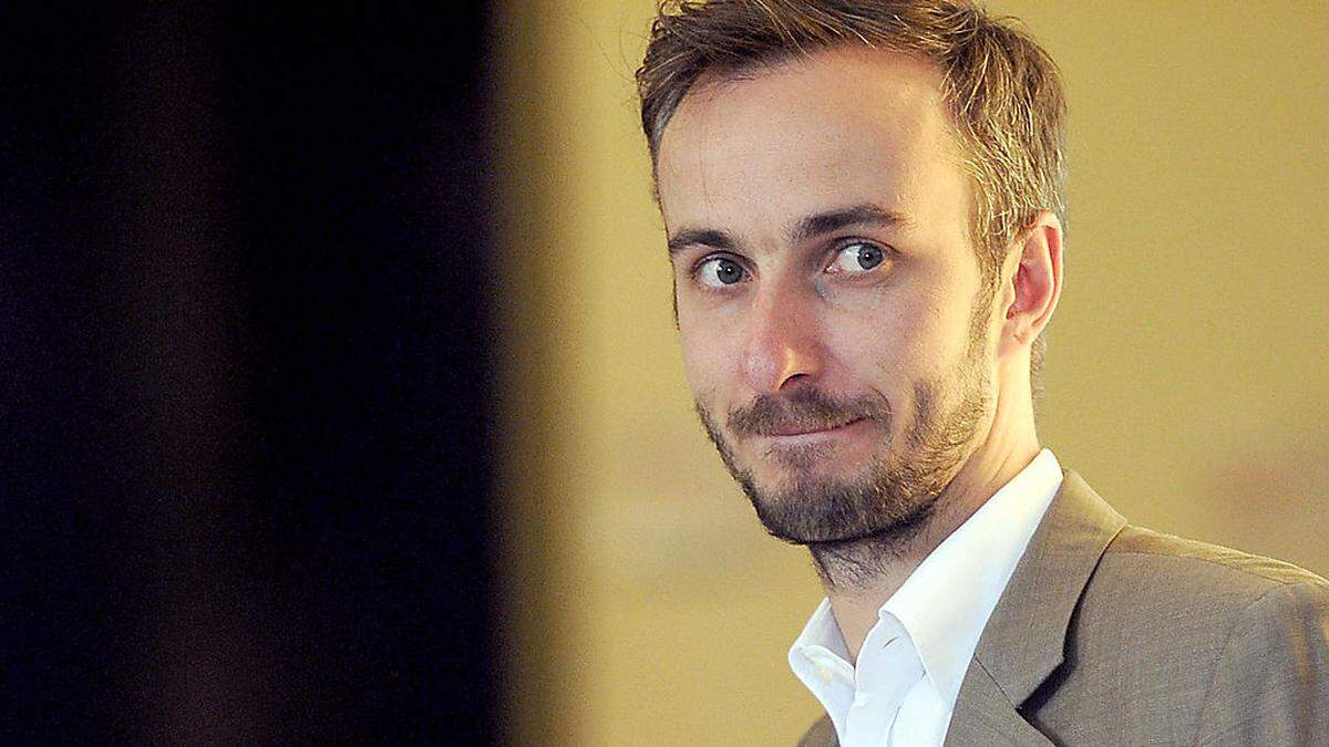 Twittert sich in die Öffentlichkeit zurück: Jan Böhmermann