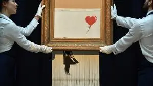 Mit einem geschredderten Bild zog Banksy enorme Aufmerksamkeit auf sich. 