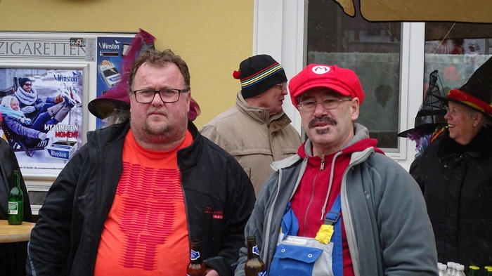 Auch der plötzlich einsetzende Schneefall konnte den Ligistern den Faschingsdienstag nicht verderben.