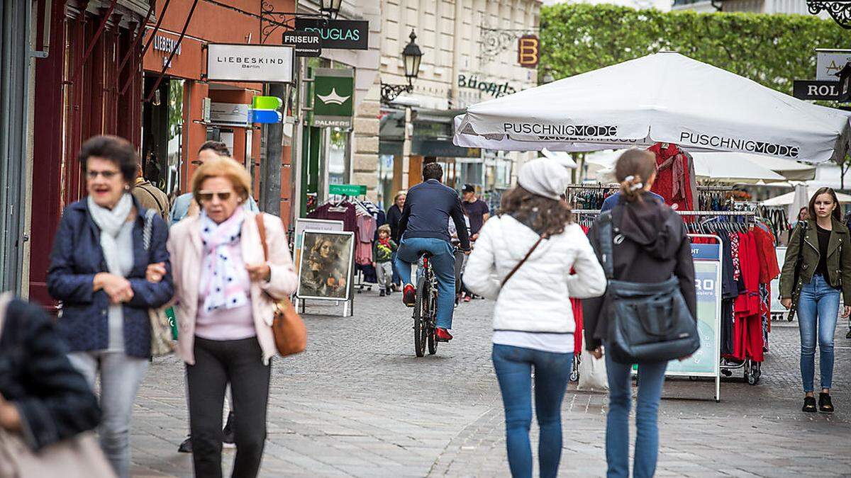 Bald wird man nicht mehr mit dem Rad durch die Kramergasse fahren dürfen