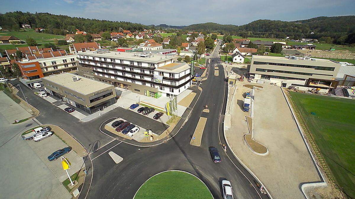 Harts neues Ortszentrum 2006 feierlich eingeweiht.