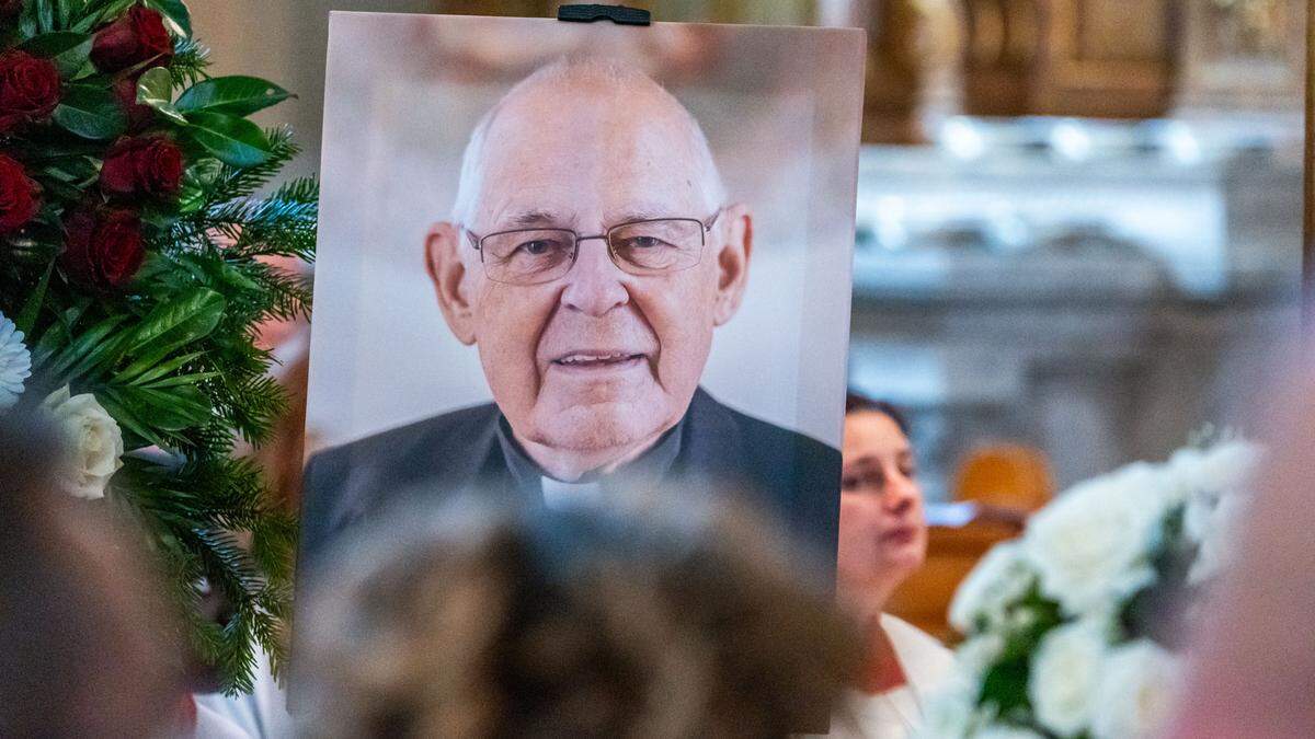 Pfarrer Wolfgang Pucher, Gründer des VinziDorfes, verstarb im Sommer