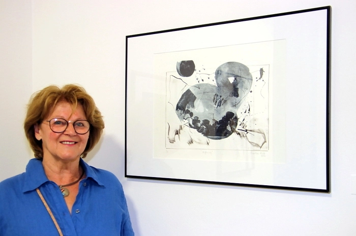 Unter dem Motto „Moderne aus dem Bezirk“ sind nun eine Reihe von Künstlerinnen und Künstlern mit ihren Werken präsent, unter anderen von Siegfried Amtmann über Stephan Hafner, Christine Kertz (Foto), Raymonde Marcher Greinix, Fritz Prehal, Nicolaus Trnka Strasnitzky bis zu Johann Wegscheider. „Es konnten nicht alle Künstler berücksichtigt werden“ betonte Gabriele Gschiel, im nächsten Jahr wird es eine Fortsetzung geben.