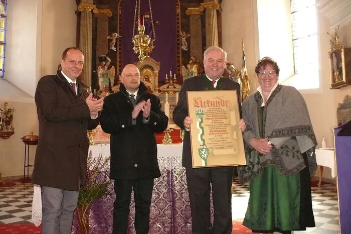Nationalratsabgeordneter Christoph Stark, Vizebgm. Christoph Brunnhofer, LH Hermann Schützenhöfer und Bgm. Silvia Karelly