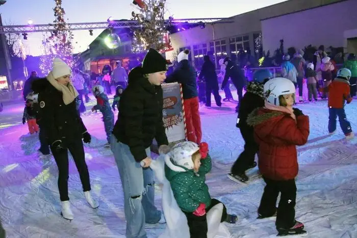 Viel Spaß mit den Fotos vom  „Bauernsilvester on Ice“.