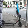 E-Scooter dürfen nur auf über 2,5 Meter breiten Gehsteigen abgestellt werden 