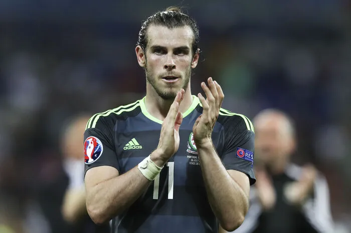 Gareth Bale: Ohne den 100-Millionen-Mann ist Wales nur die Hälfte wert. Umso bitterer, dass der Offensivstar im entscheidenden Gruppenspiel gegen Irland am Montag wegen einer Muskelverletzung fehlt. Verliert Wales das Spiel in der Österreich-Gruppe D, ist der Traum von der ersten WM-Teilnahme seit 1958 dahin.