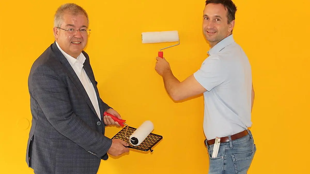Bürgermeister Walter Zemrosser (links) und Vize-Bürgermeister Michael Baumgartner hoffen, dass sich viele Althofenerinnen und Althofener an der Fassadenaktion beteiligen