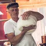 Beim „Grabenbauer“ produziert Christoph Höfer an die 100 Käsespezialitäten 