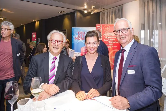 Zu den Toleranzgesprächen haben sich im Hotel Holiday Inn in Villach zahlreiche Gäste eingefunden, wie Landtagspräsident Reinhart Rohr (rechts) in Vertretung von Landeshauptmann Peter Kaiser, ...