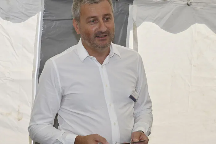 Stefan Theurl: "Beim dritten Standort unseres Unternehmens hier in Steinfeld setzen wir auf Brettsperrholz, auch Cross Lamniated Timber (CLT) genannt."