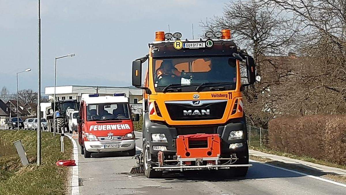 Feuerwehr und Straßendienst mussten ausrücken