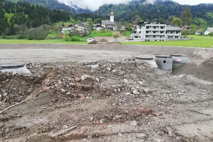 Bis Herbst sollen alle, insgesamt sechs Pflanzenkläranlagen, in Betrieb gehen.