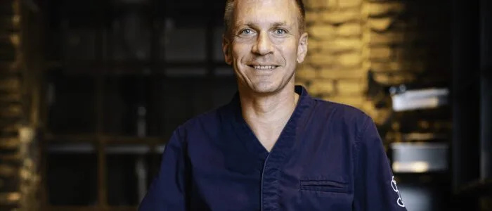 Andreas Senn lädt im Juni junge Menschen unter 30 Jahren kostenlos in sein 2-Sterne-Restaurant SENNS ein.