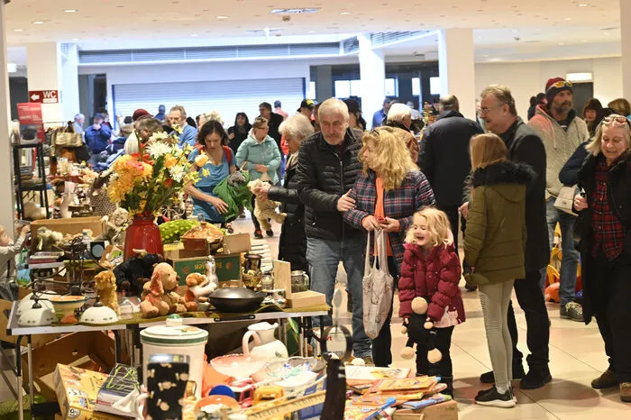 Der Bedarf an einem regelmäßigen Flohmarkt in Spittal ist gegeben, das bewies am Samstag der Besucheranstrom.
