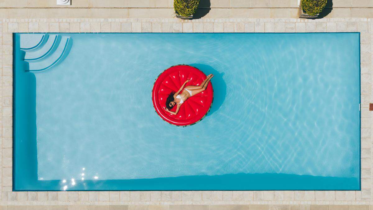 Immer mehr Menschen erfüllen sich den Traum vom eigenen Pool