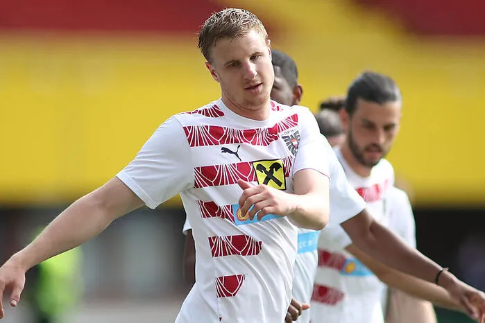 Martin Hinteregger 3 In der Spieleröffnung gewohnt stark, spielte eine Superflanke auf Marko Arnautovic. Hatte defensiv aber wieder Problemeim Stellungsspiel und in der Zweikampfführung.