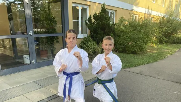 Elena Wischenbart (12) und Tim Joch (11) werden im September bei der Shitoryu-Karate-Weltmeisterschaft in Japan antreten