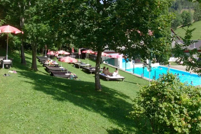 Kuschelig ist das Freibad Gasen, das von einem privarten Verein betrieben und erhalten wird. Frühestens am 26. Mai wird das Bad aufgesperrt, "vielleicht auch eine Woche danach, je nach Witterung", sagt Ernst Klamminger von der "Initiative Freibad Gasen".