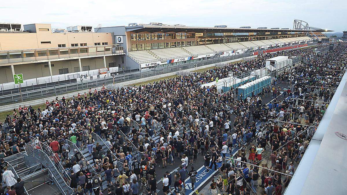 Knapp 90.000 Menschen mussten den Nürnburg-Ring wegen Terrorverdachts verlassen