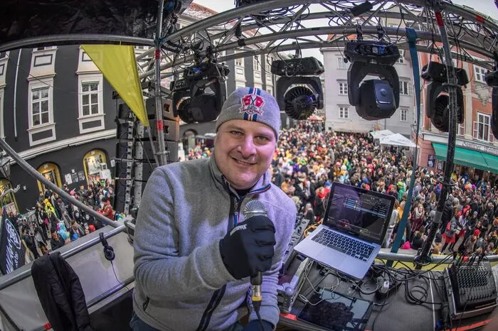 DJ Gregor Adamek gibt im Bermuda-Dreieck Gas!