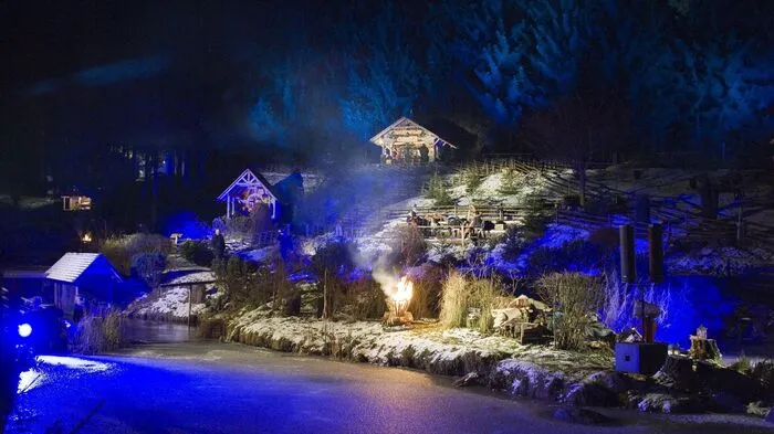 Vor der malerischen Kulisse der Naturteichanlage am Goldhügel fand am 12. Dezember das traditionelle Apfelberger Adventsingen statt.
