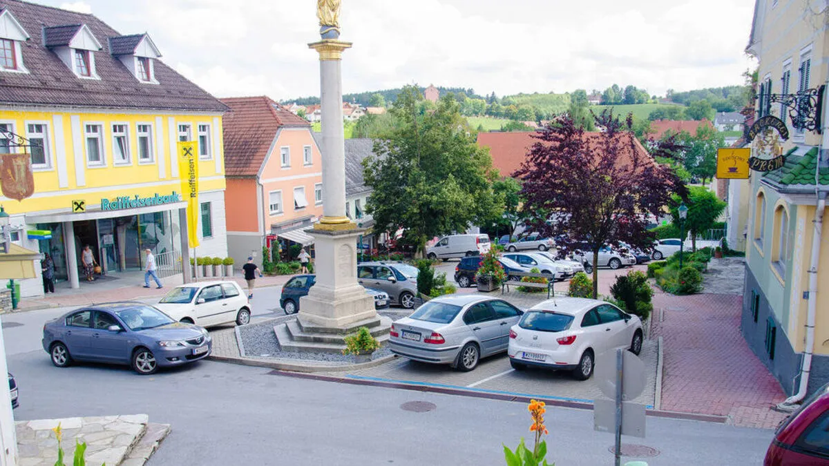 Der Pischelsdorfer Marktplatz: Sind hier bald Flüchtlinge untergebracht? 