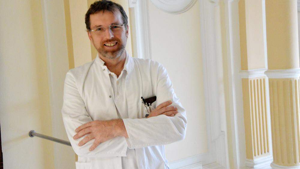 Onkologe und Internist Harald Weiß ist zum Ersten Oberarzt der Abteilung für Innere Medizin ernannt worden