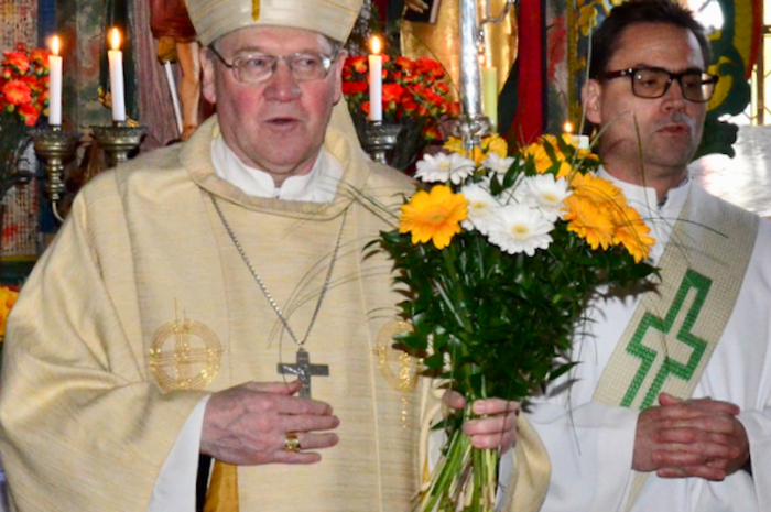 Diözesanbischof Alois Schwarz feierte die Ostermontagsmesse gemeinsam mit Ortspfarrer Marcin Mrawczynski.
