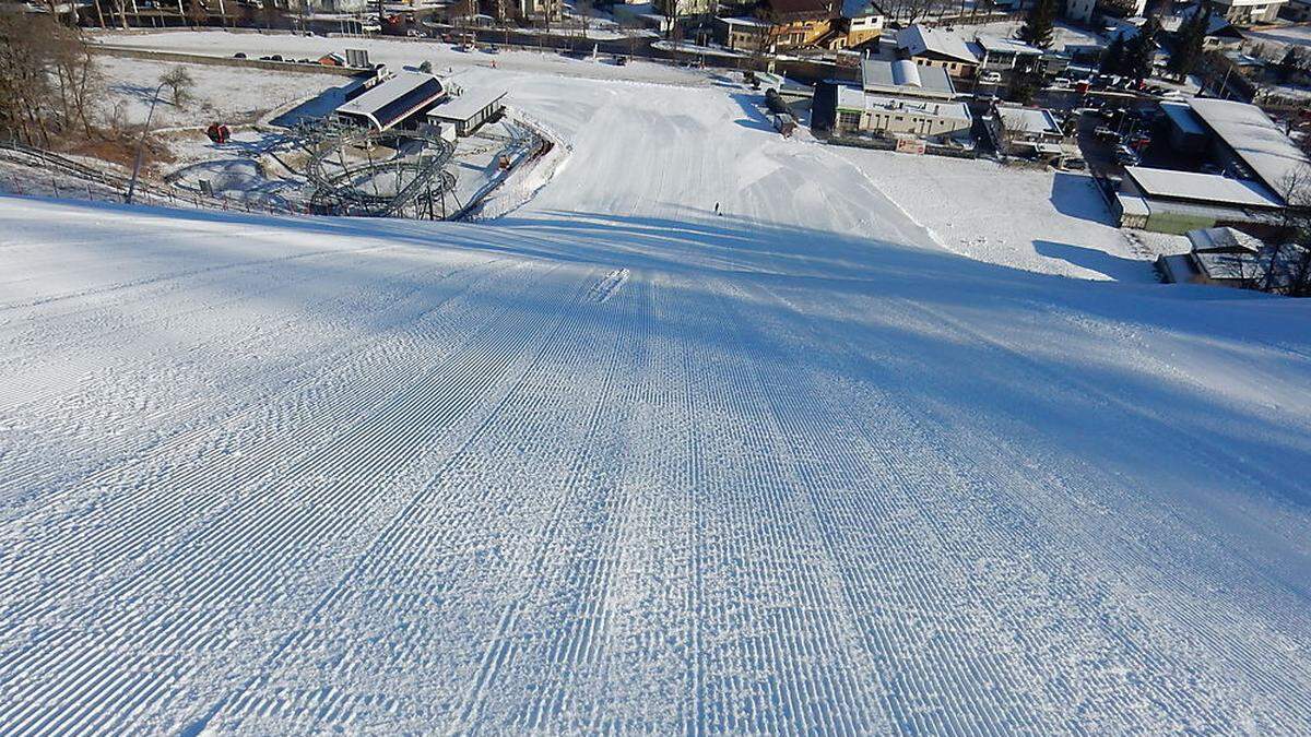 Die Piste am Schlossberg (Hochstein) sieht jedenfalls verlockend aus, ab 23. Dezember ist sie offiziell befahrbar