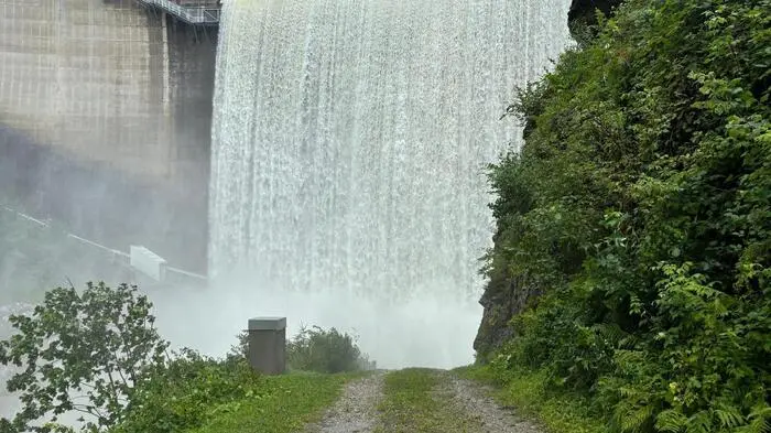 Nach den schweren Unwettern im Bezirk Voitsberg in der Nacht von Donnerstag auf Freitag, 12. Juli, kommt im Bereich der Hirzmannsperre in Edelschrott keine Badelust auf.
