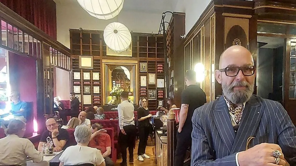 Neo-Gastwirt Dizzi Alfons, eigentlich ein Architekt, bei der gelungenen Eröffnung des "Sacher" in Triest in der vergangenen Woche