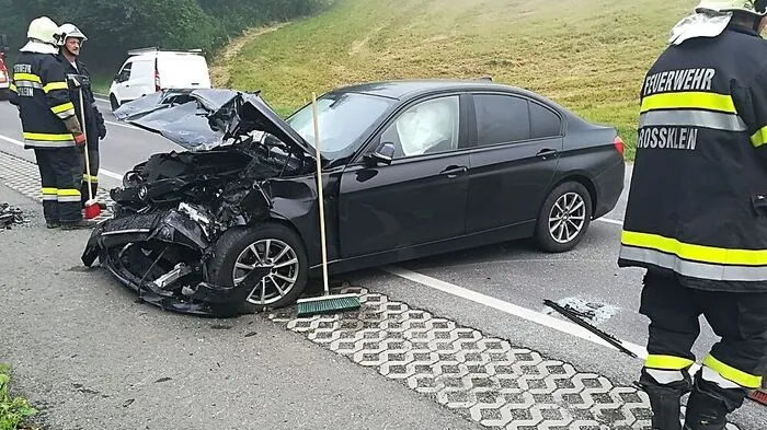 An beiden Autos entstand Totalschaden