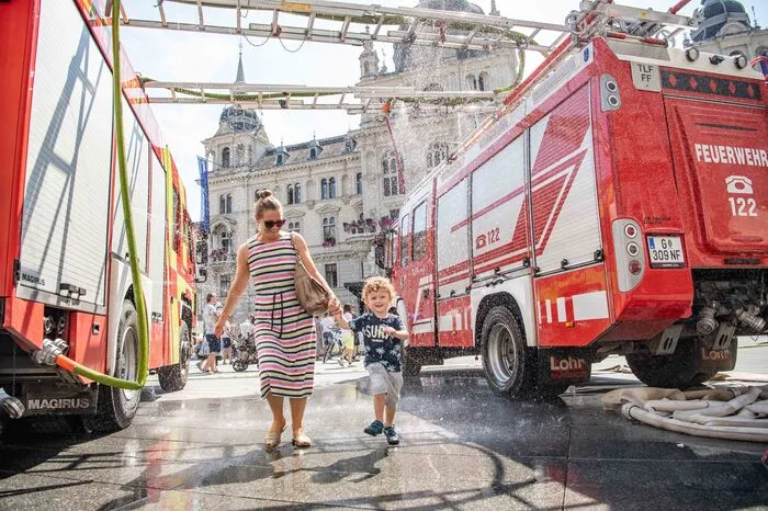 Auch am Donnerstag kann man sich vor dem Rathaus zwischen 11 und 15 Uhr erfrischen.