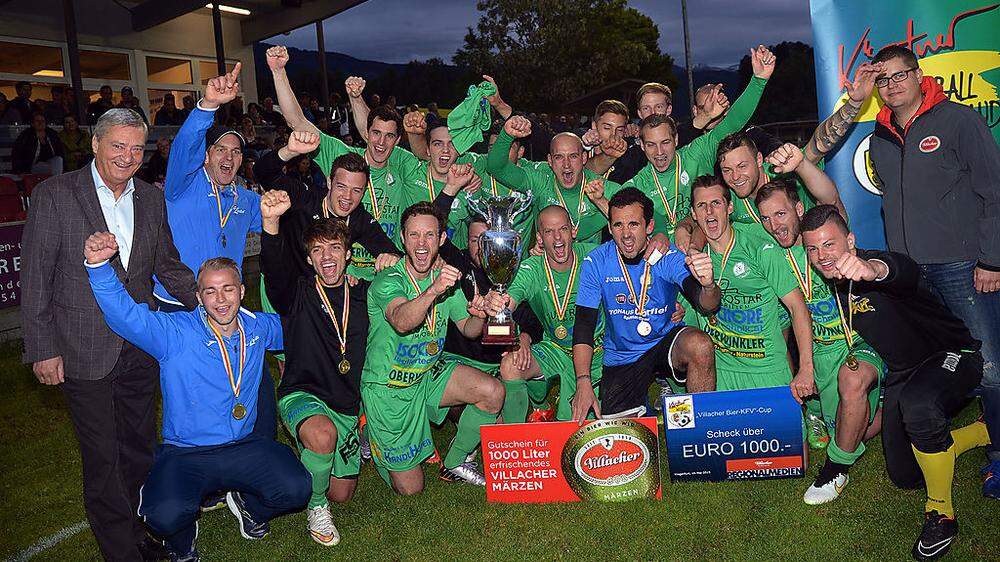 So sehen Sieger aus: FC Lendorf, KFV-Cup-Sieger 2015