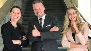 Brigitte Nusser (links) und Sandra Oswald wechseln in die Büros der Neos nd des Team Kärnten