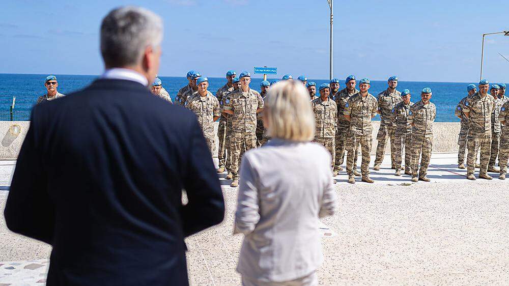Bundeskanzler Karl Nehammer (ÖVP) und Verteidigungsministerin Klaudia Tanner (ÖVP) im Rahmen eines Besuchs der UNO-Beobachtermission UNIFIL in Beirut