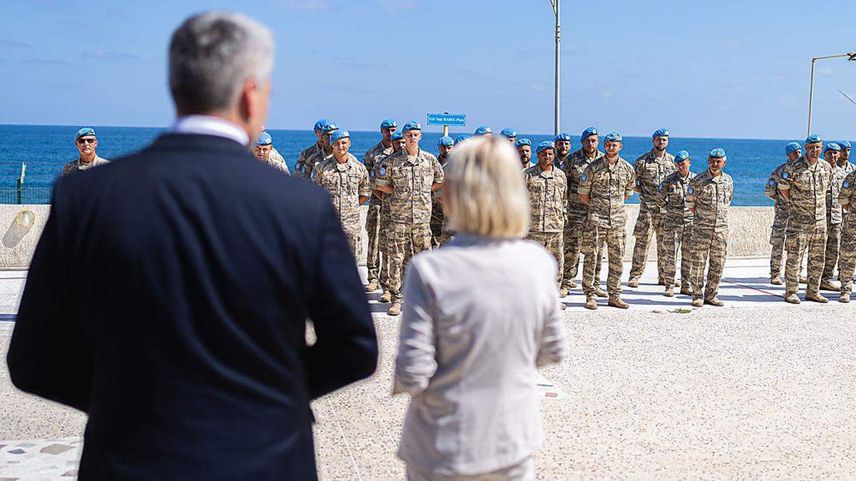 Bundeskanzler Karl Nehammer (ÖVP) und Verteidigungsministerin Klaudia Tanner (ÖVP) im Rahmen eines Besuchs der UNO-Beobachtermission UNIFIL in Beirut