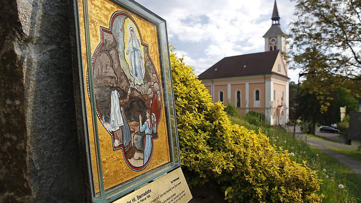 Der Weg der heiligen Bernadette beginnt bei der Pfarrkirche Unterlamm