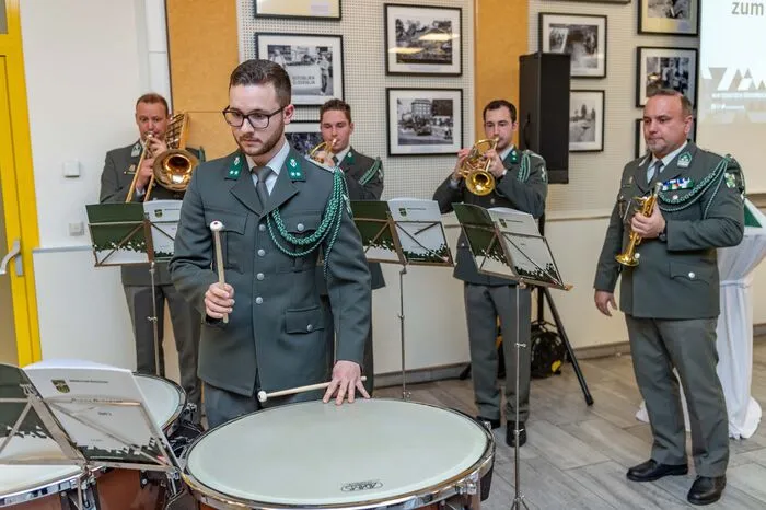 Musikalisch begleitet wurde der Abend von Ensembles der Militärmusik Steiermark.